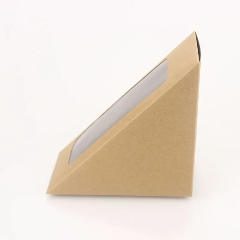 带窗框三明治的三角形牛皮纸盒