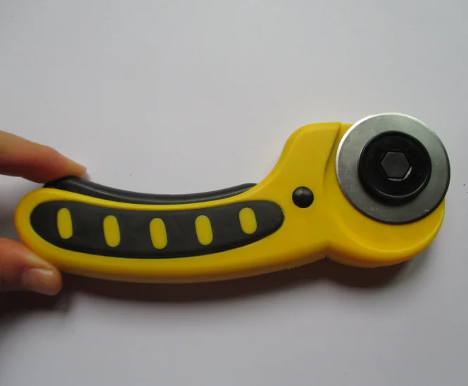 Professional 45mm Industrial Rubber Fabric Rotary Cutter Buy