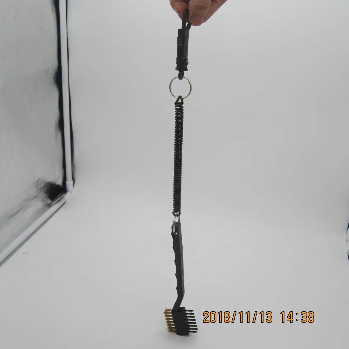 Wholesales golf utility brush with retractable coiled cord