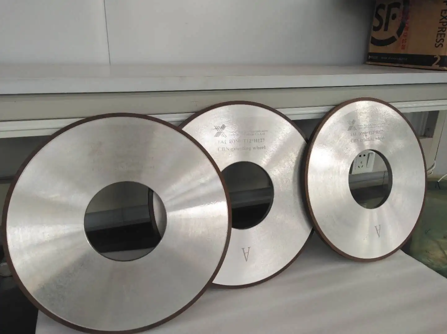 China high precision 1a1 resin bond CBN grinding wheel for HSS tools with OD 200mm