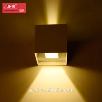 Wall mounted battery light