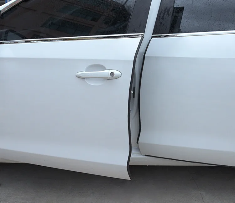 Накладка на кромку двери автомобиля. Торцевой молдинг на двери автомобиля. Защитная металлическая полоса на автомобиль. Молдинг кромки дверей автомобиля. Молдинг кромки дверей автомобиля.