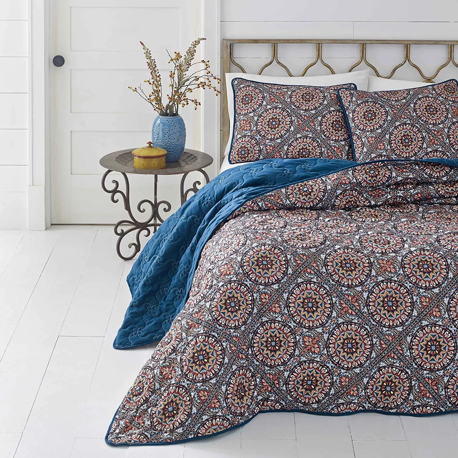 3 Piece Girls Red Blue Medallion Theme Quilt King Set, Elegance All Over Bohemian Indie Bedding, Multi Paisley Mandala Motif Pattern, Solid Boho Chic Printed Reversible Bedding, Vibrant Colors