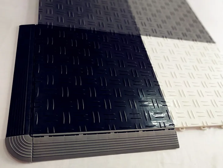 Movable Snap Lock Type Timber Finish Diamond Pvc Floor Interlocking Mat