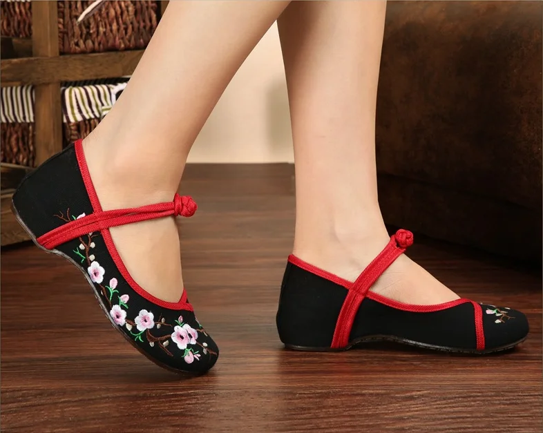 Bordado Zapatos Vintage De Lona De Estilo Chino Bordado Zapatos  Transpirables Zapatos Cómodo Suave Casuales De Las Mujeres Zapatos Planos -  Buy Las Mujeres Del Bordado Zapatos,Viejos Zapatos De Pekín Zapatos De,Las