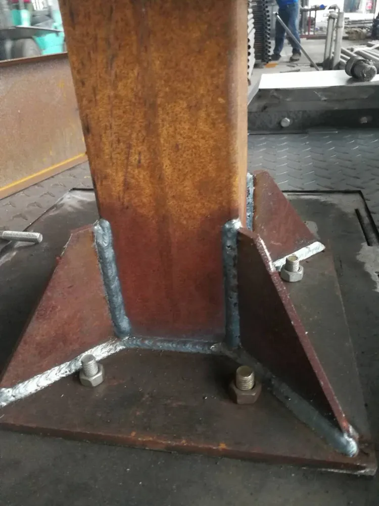 LED display sign trailer for traffic use with solar panel .jpg