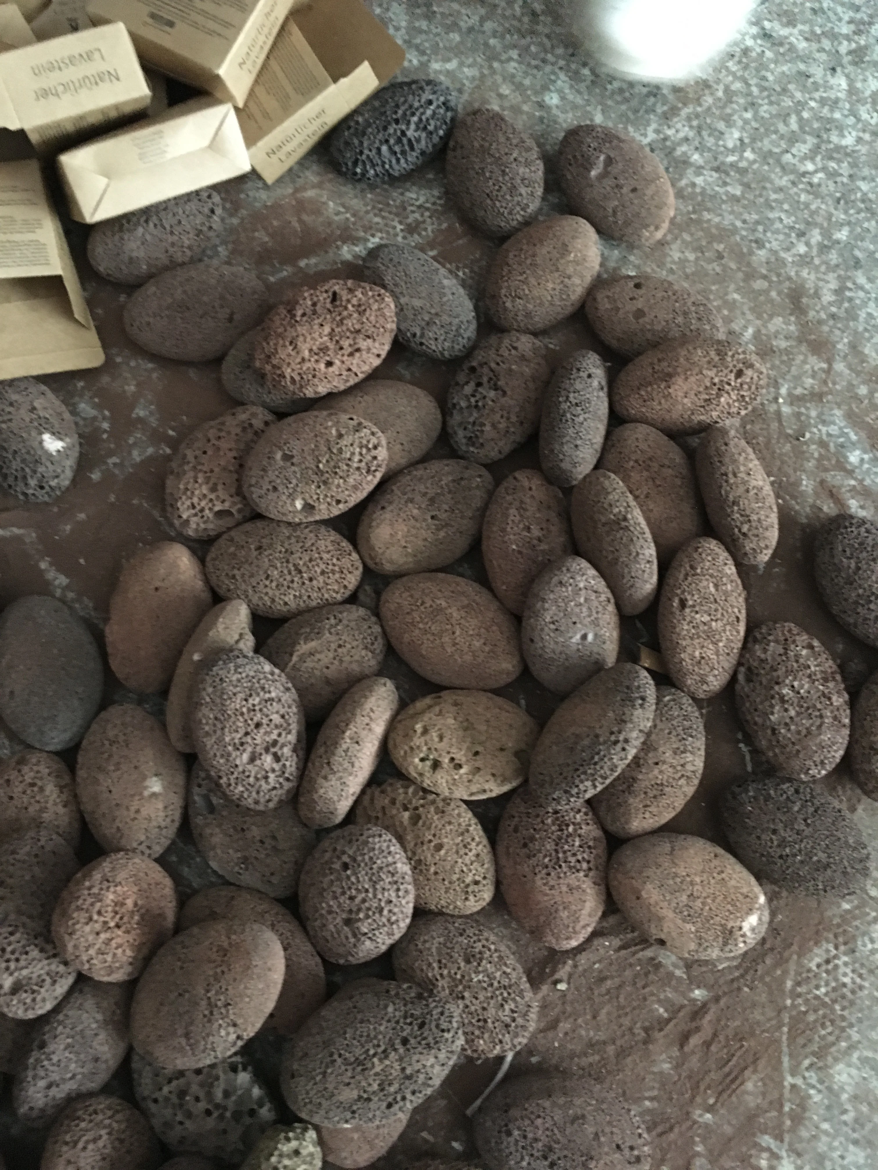 Natural Skin Shower Volcanic Black Pumice Stone Ls14001 Buy High