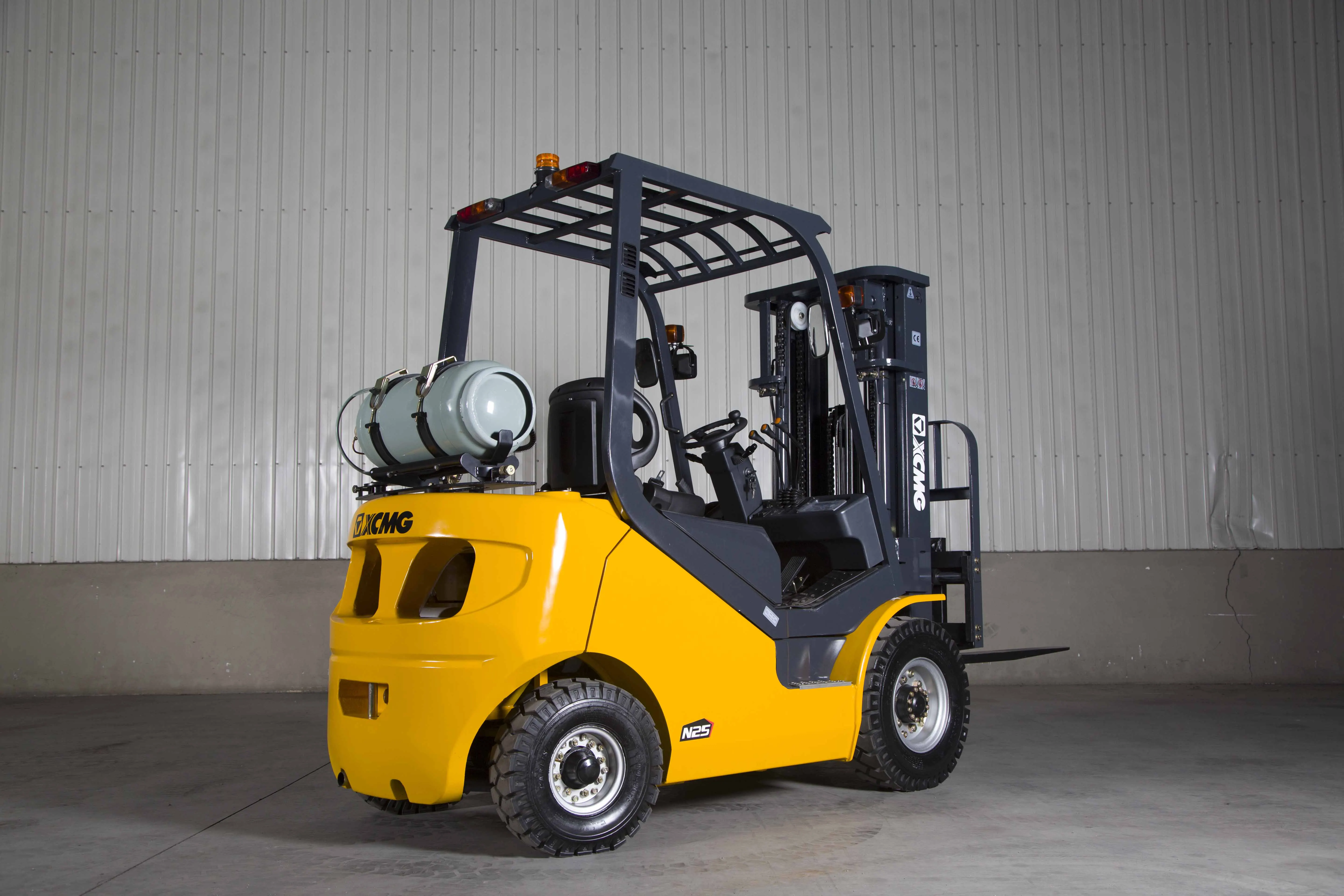 XCMG forklift FGL25T-JA_2.JPG