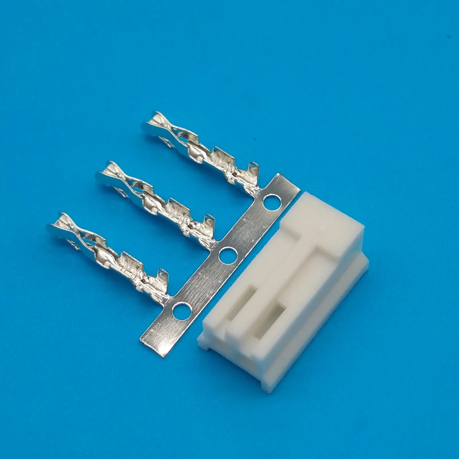 wire to board housing connector