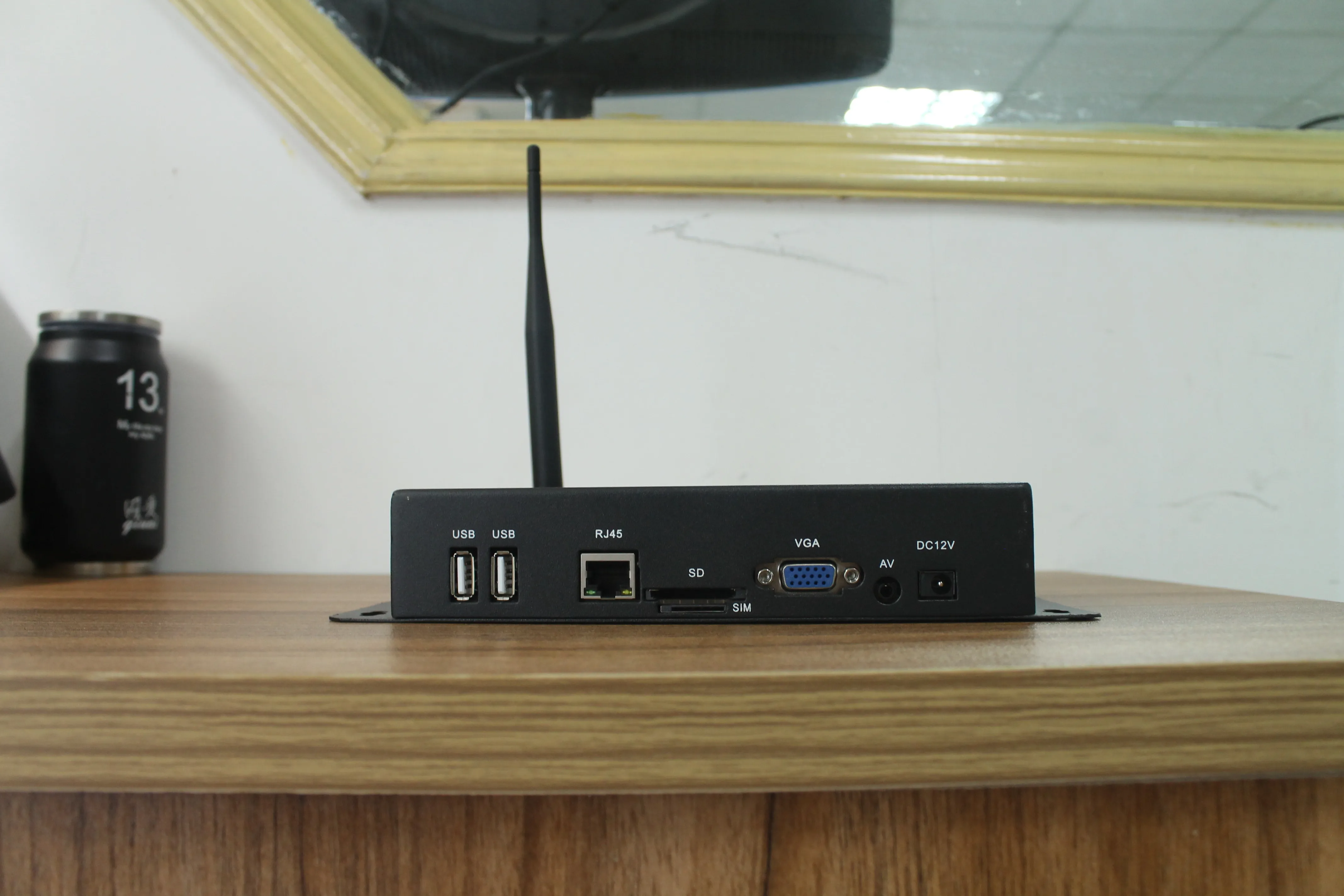 Hot sale HD digital signage media player box for lcd advertising display