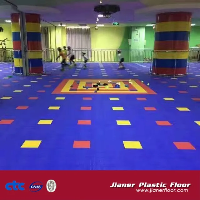Outdoor Pp Interlocking Plastic Floor Tiles Roller Skating Court Sport