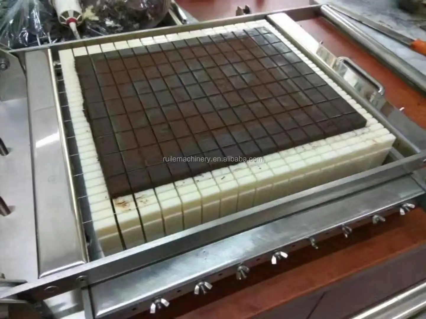 Manual Chocolate Cutting Machine Bar Square Grid Cake Caramel Cutter