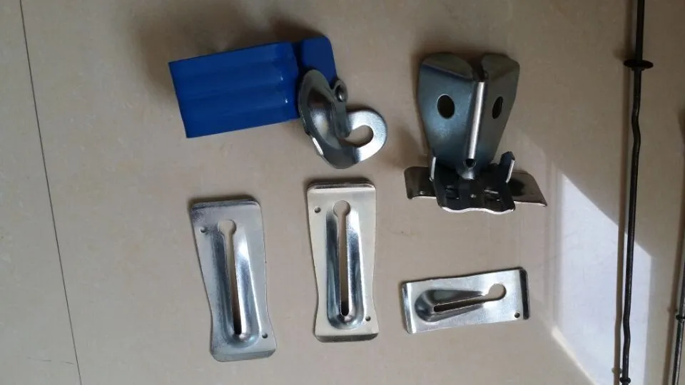 混凝土卡扣,sanp 领带楔形和一个胶合板形式的支架