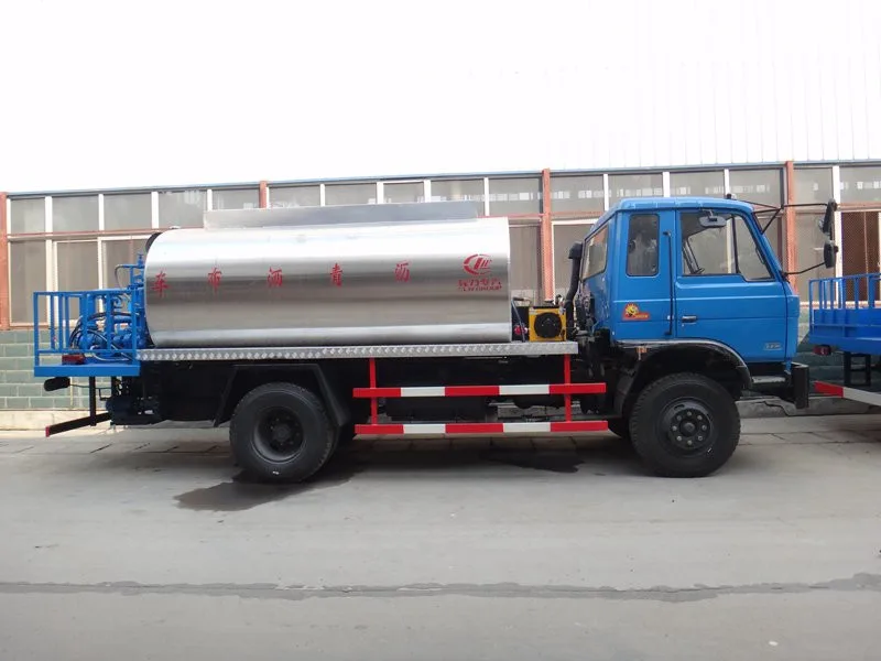 do<em></em>ngfeng 12000 liters asphalt distributor truck