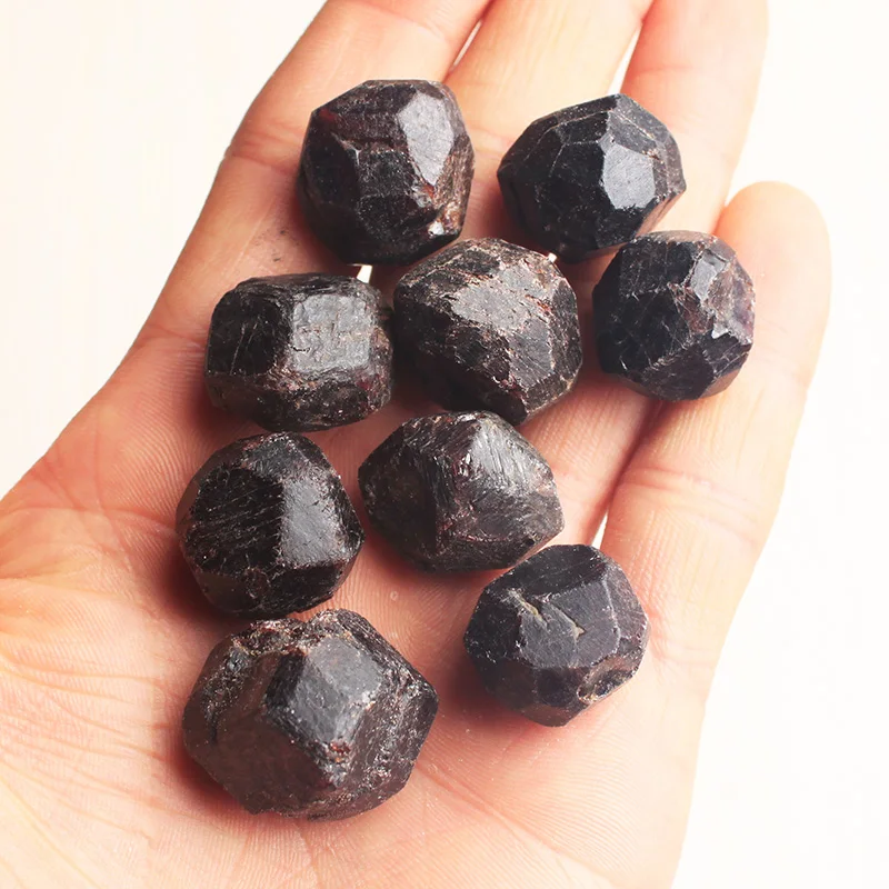 Wholesale Natural Round Rough Garnet Stone Raw Garnet Crystal Tumbled ...