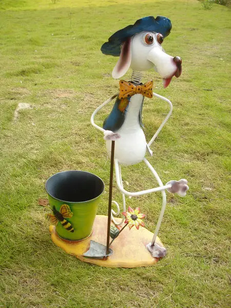 高品质的家居装饰金属娃娃