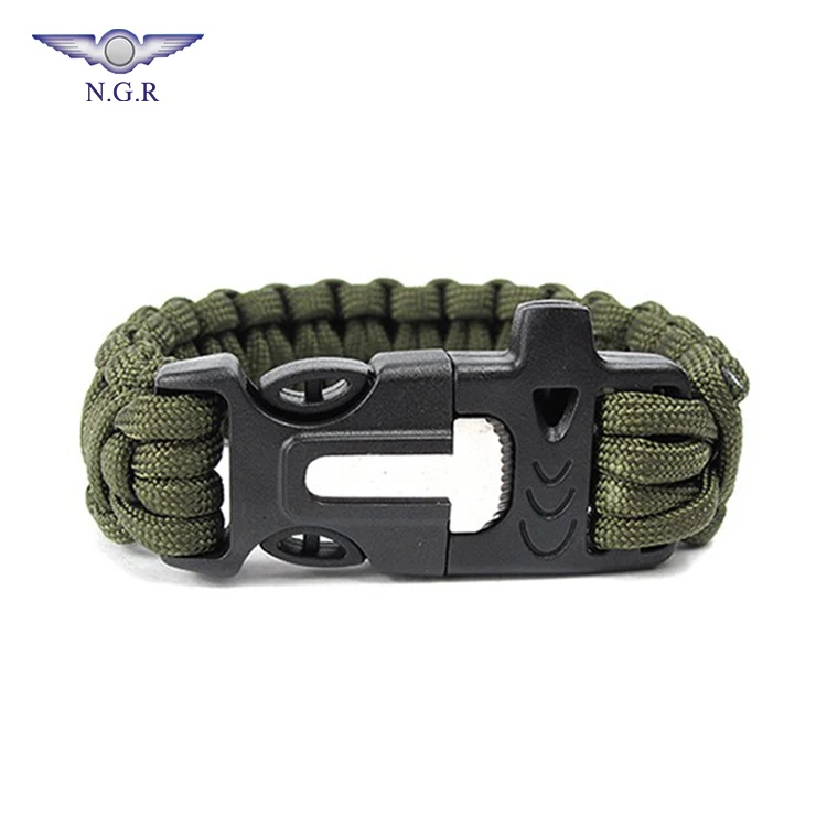 paracord bracelet (1).jpg