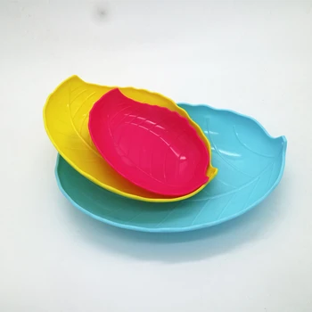 cheap plastic plates