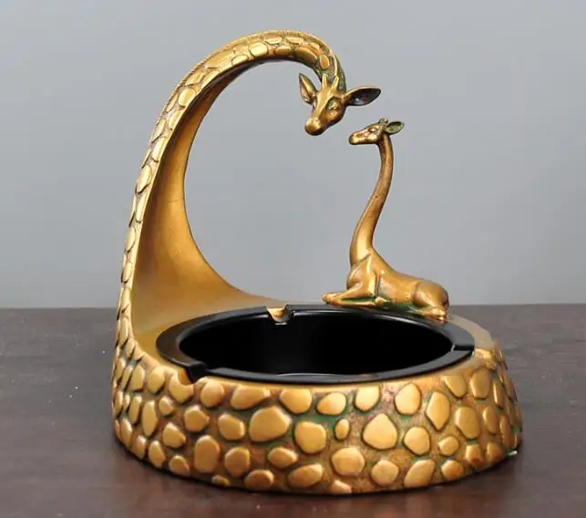 Polyresin Decorative Deer Antler Ashtray In Rustic Hunting Lodge