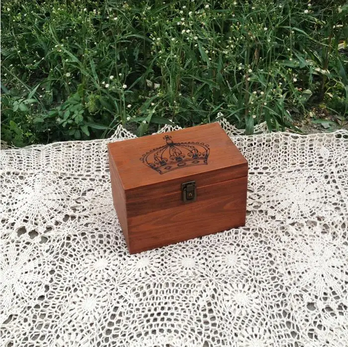 Retro solid wooden jewelry box