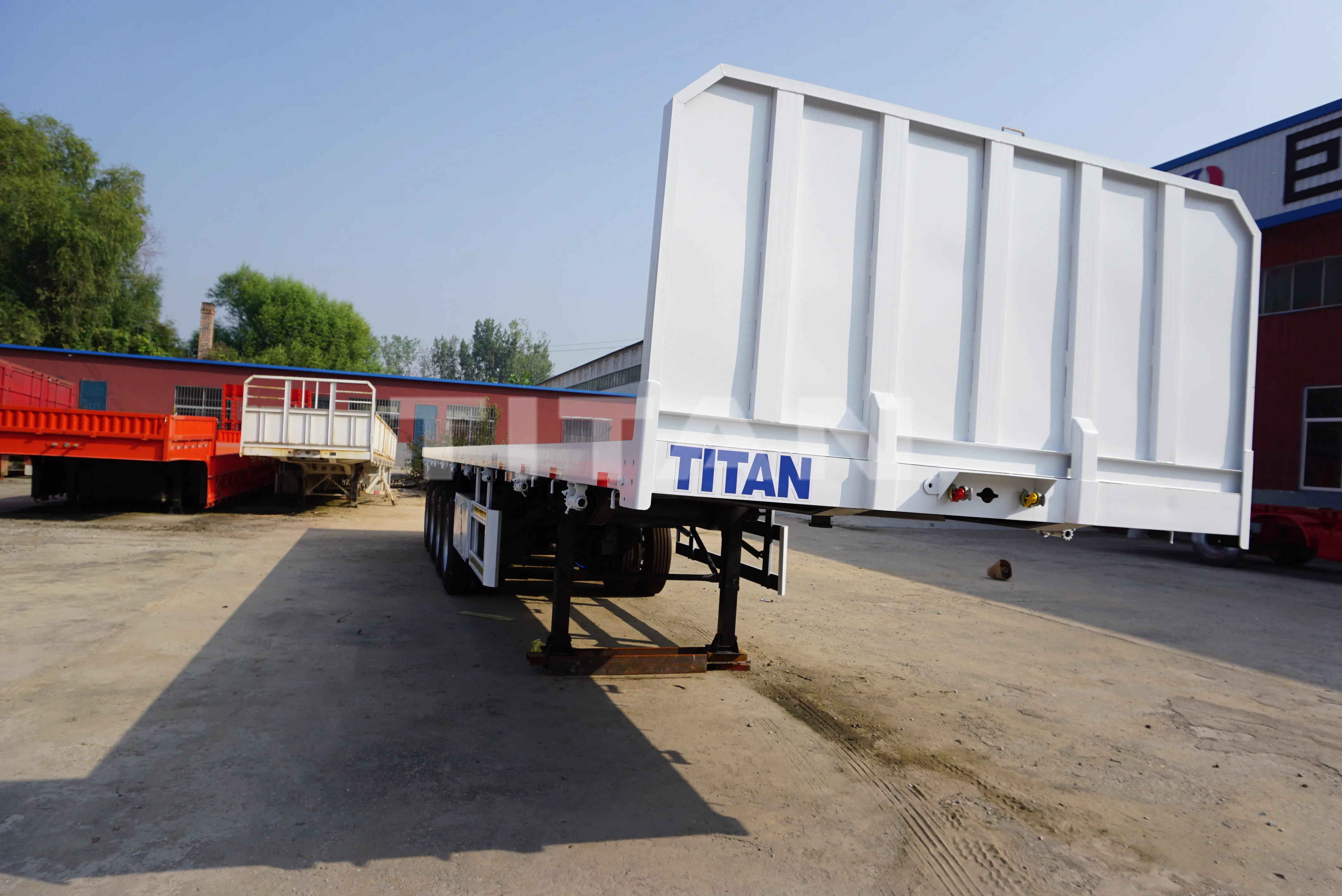 Titan Бортовой прицепДля перевозки 40ft контейнера, 20ft контейнера и други...