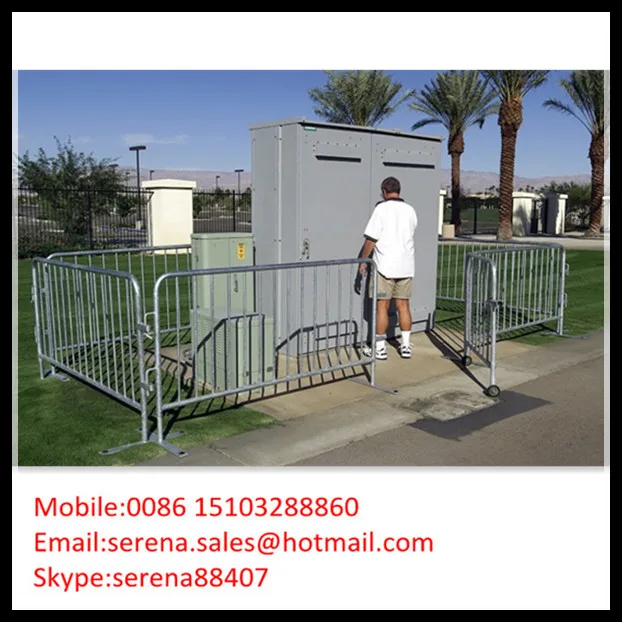 slid wheel crowd control barrier_.jpg