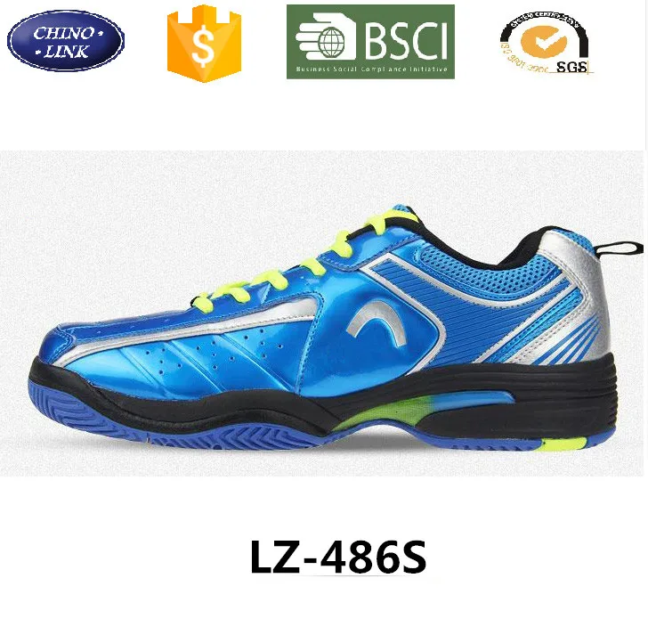 weight of tennis shoes