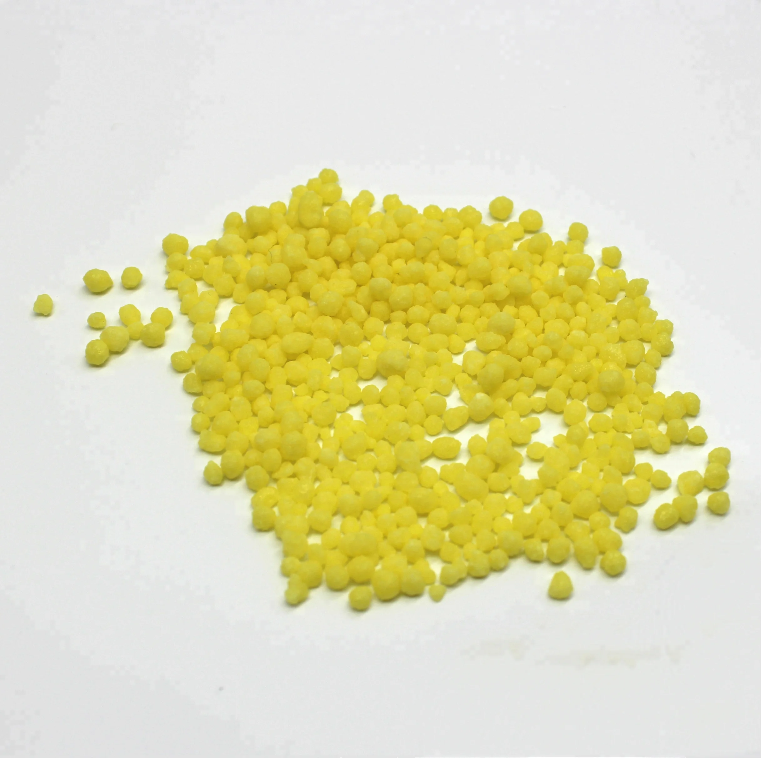 желтые гранулы. хлорид железа 3 цвет раствора. удобрения гранулы желтые сухие. желтая оса. нитрат желтого цвета.