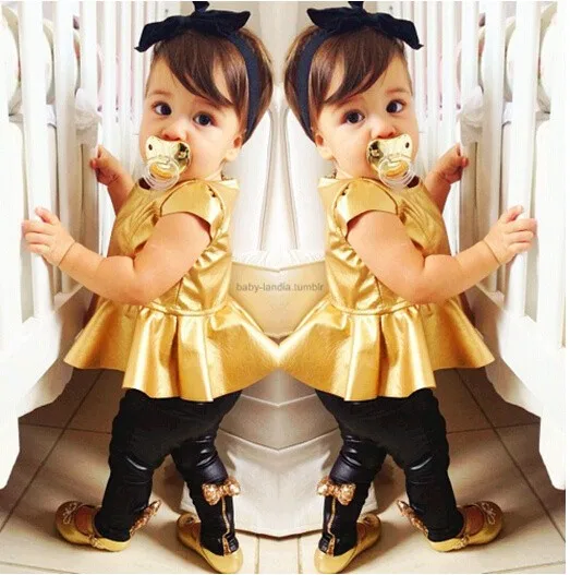 vestido dourado para bebe