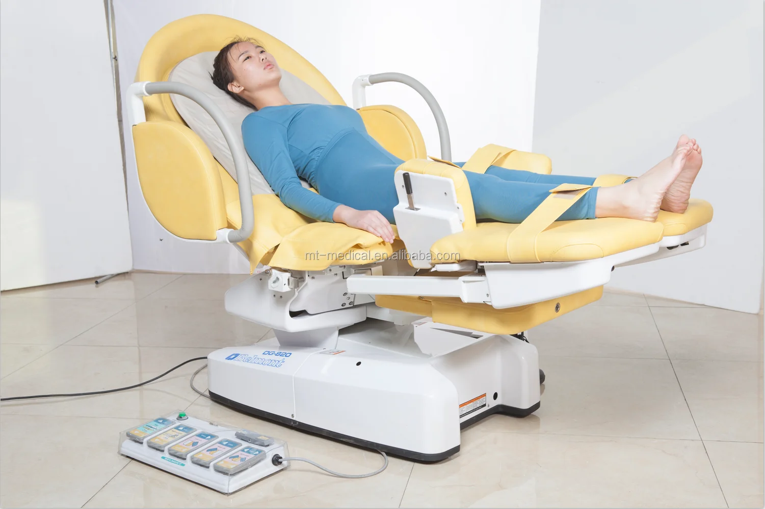 Hospital electric obstetric and gynecological operation table