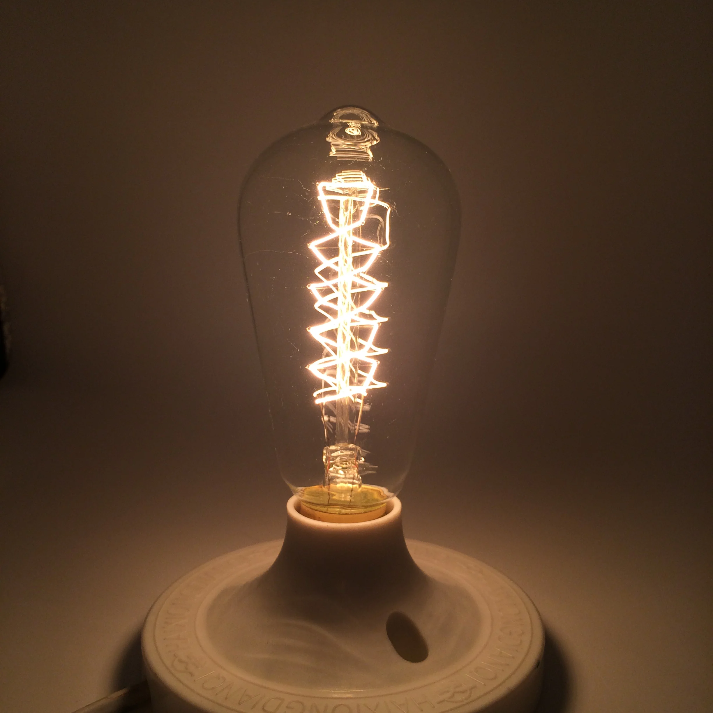 Low Power Consumption Filament Edison Light Filament Bulbs St58