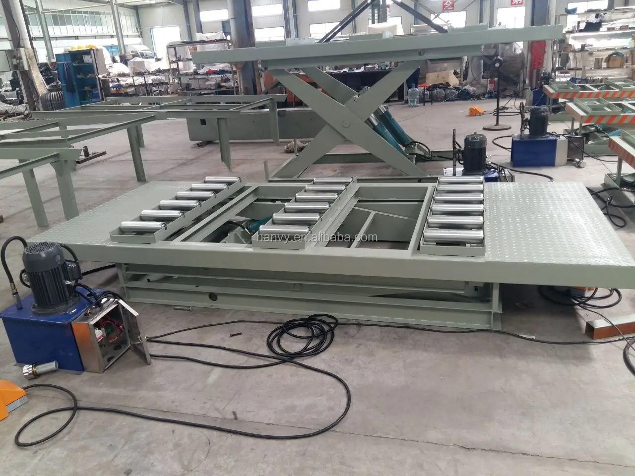 Hanvy Plywood Machinery 4*8ft Size 3ton Lifting Capacity Hydraulic