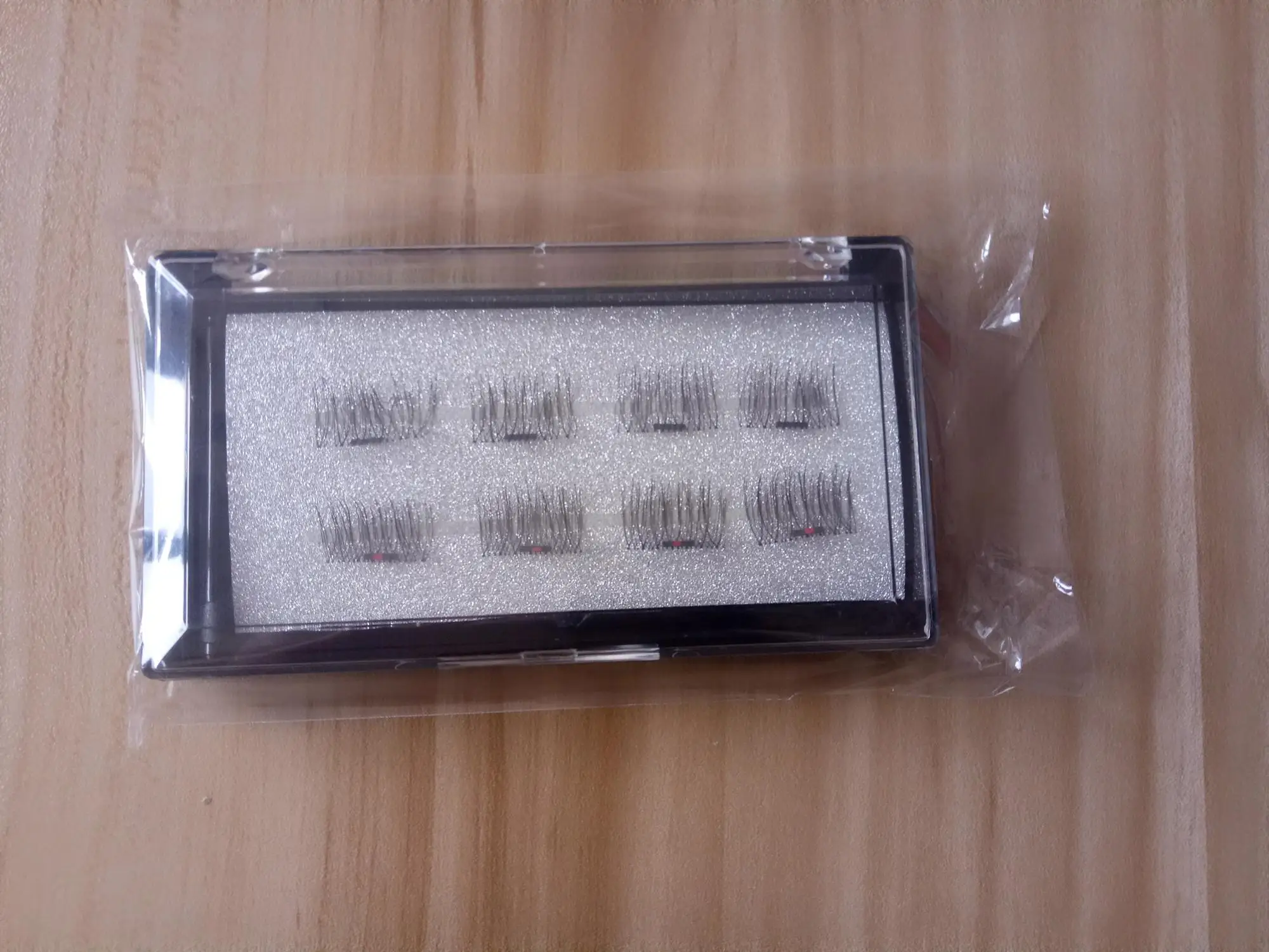 About the product MGNETIC EYELASHES FULL SIZE LASHES follow the natual eye curve ,no glue and no mess solution with fantastic results,just few seconds change your beauty routine,much easier than glue fake eyelashes ,the Magnetic Eyelashes Full Size lashes placed tiny 3 magnets in the middle and two ends,magnetic eyelashes full size design make you extremely charming and so easy to apply just after few practice,never damage your own natual eyelashes.