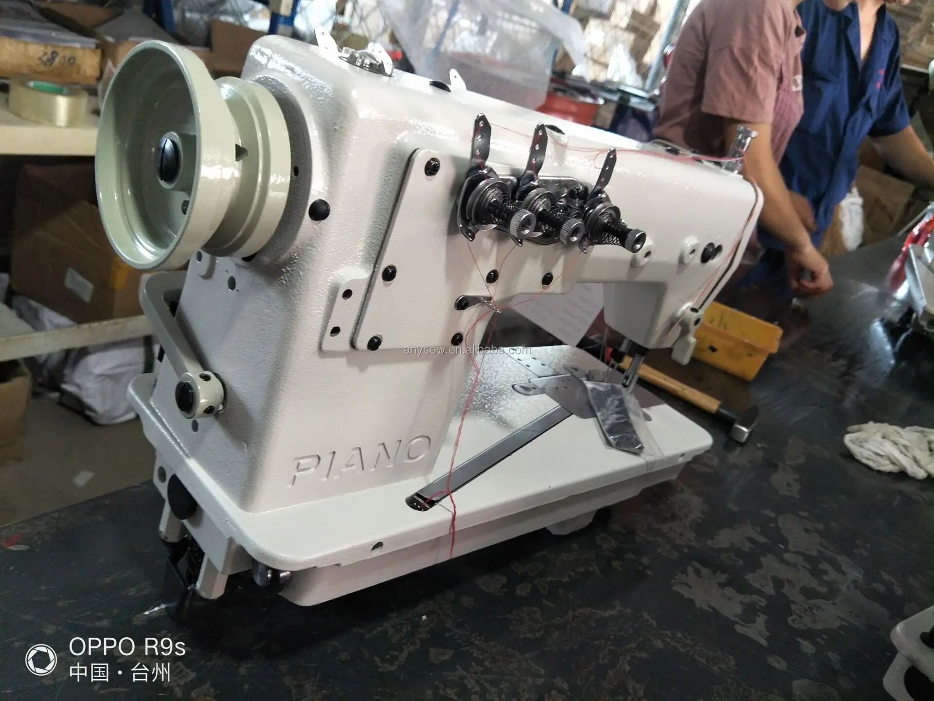 Pa3903n Flat Bed 3 Needle Chain Stitch Sewing Machine Three Needle