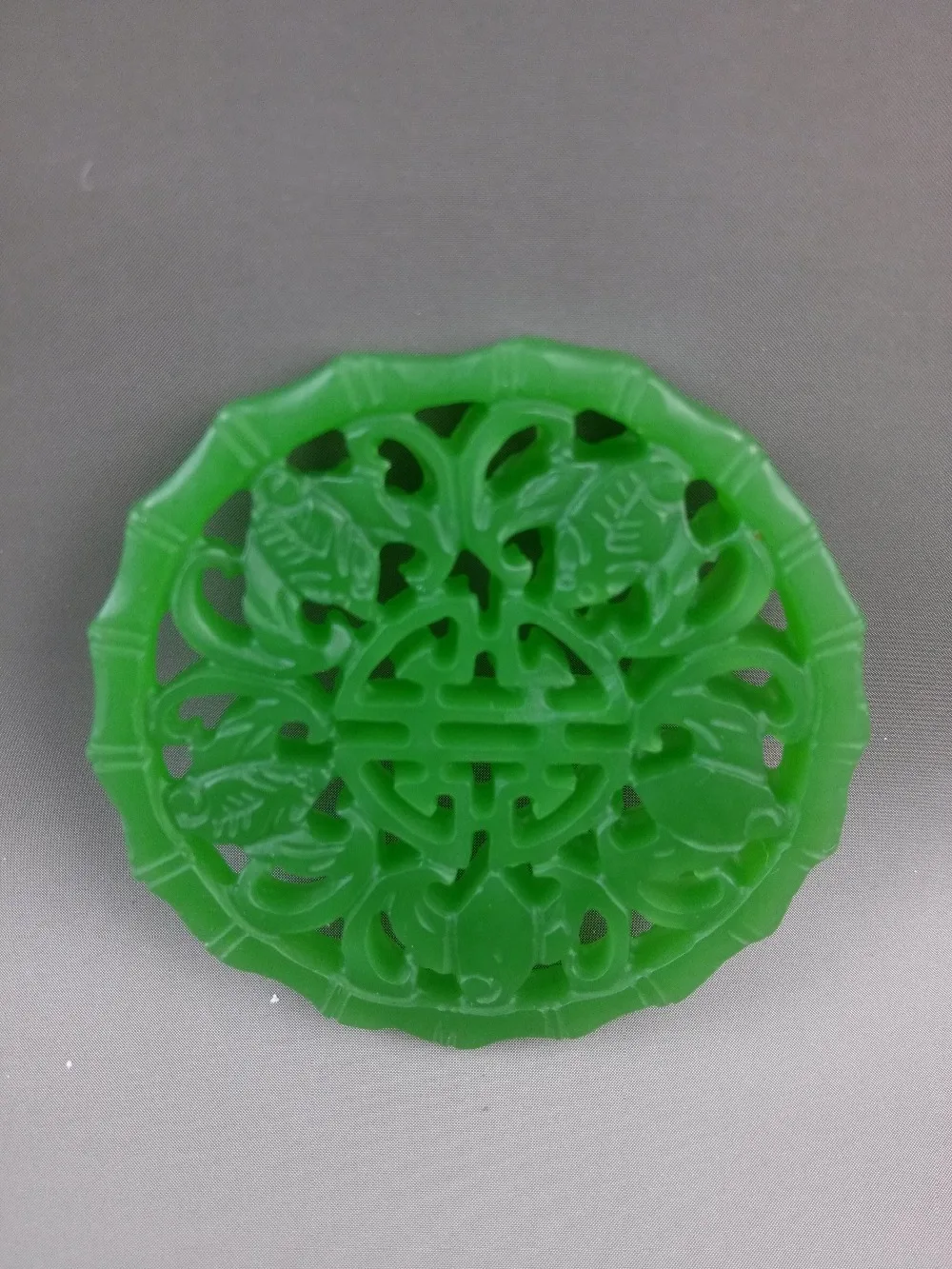 Beautiful Chinese antique hand carved green jade five bat