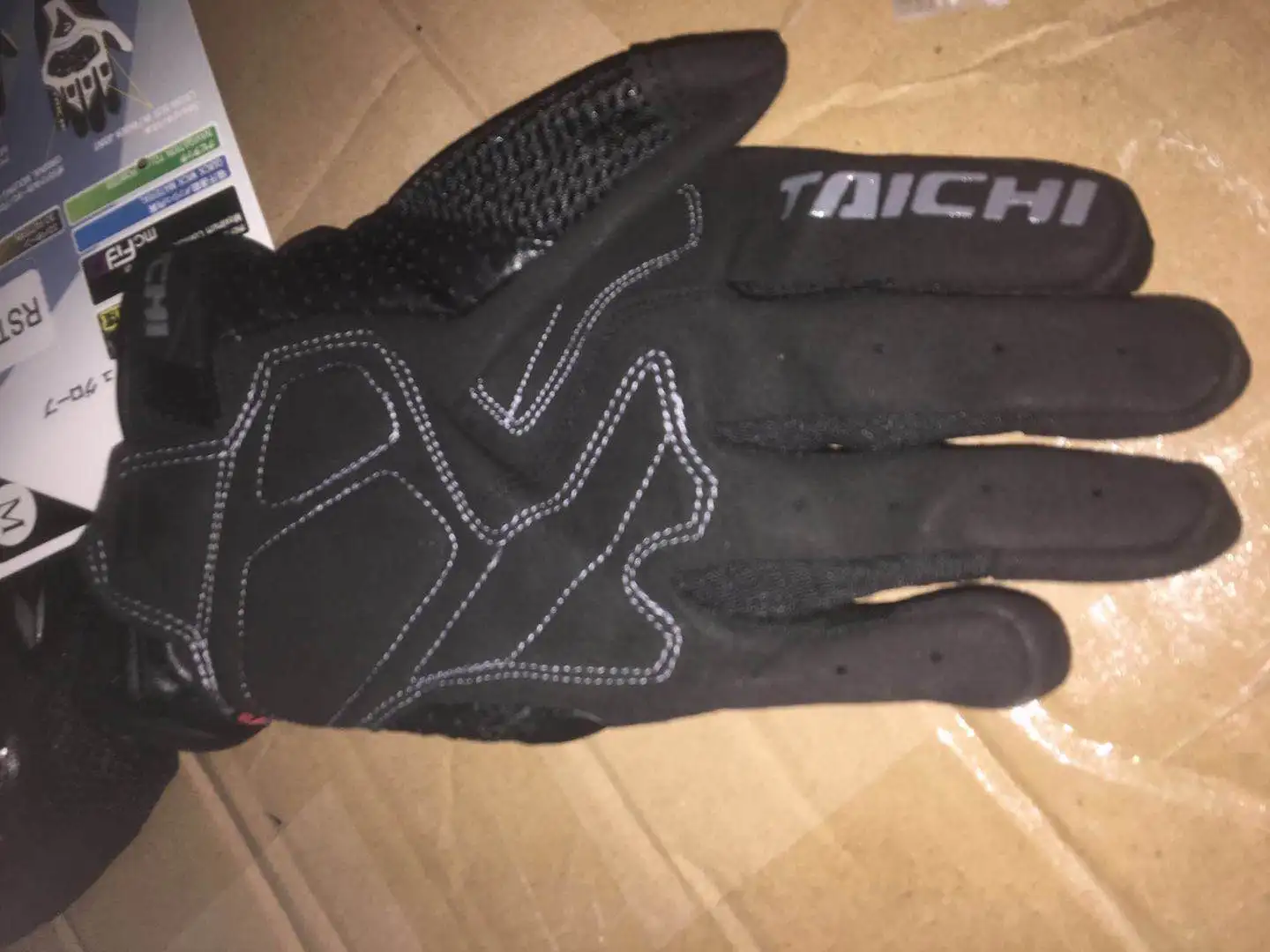 gloves01