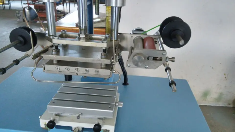 Pneumatic Embossing Stamping Machines Hot Stamp Machine For Plastic
