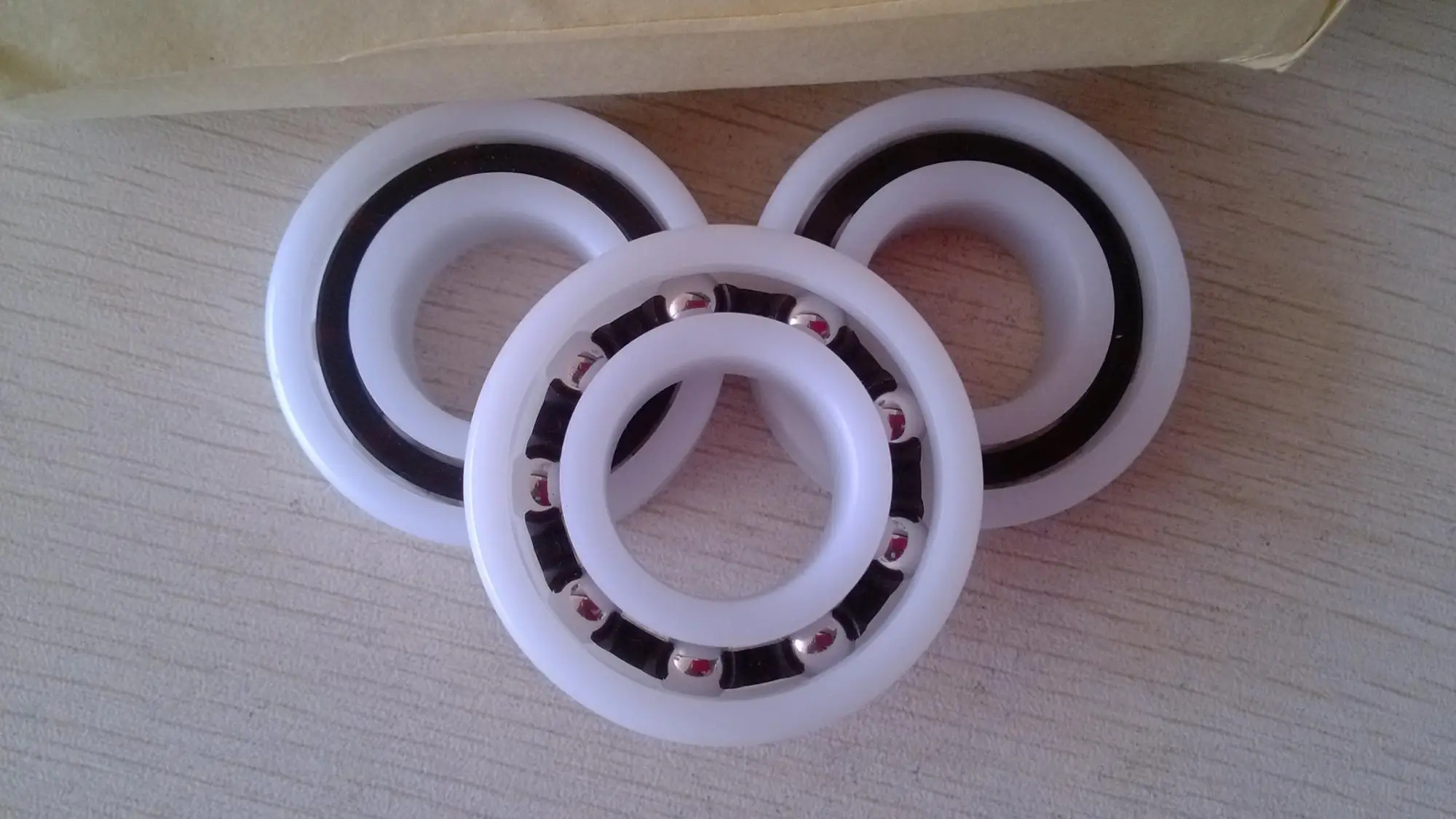 deep groove structure and zz-metal shield,2rs-ru