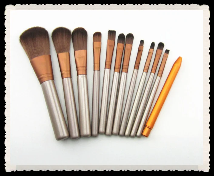 naked3 makeup brushes