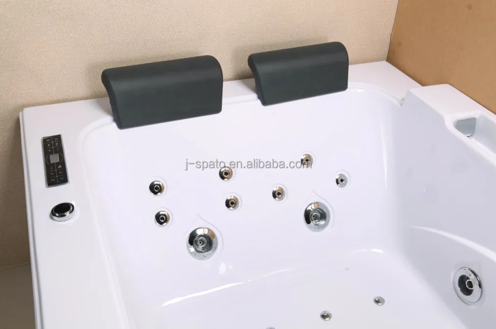 Who are some top bathtub manufacturers?
