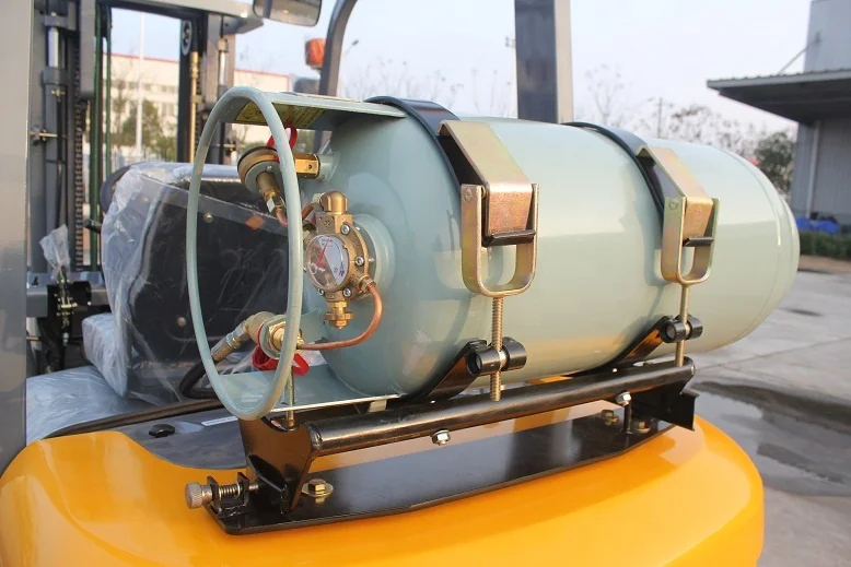 FL25 2.5 ตัน SNSC LPG Forklift กับเครื่องยนต์ Nissan K25 10