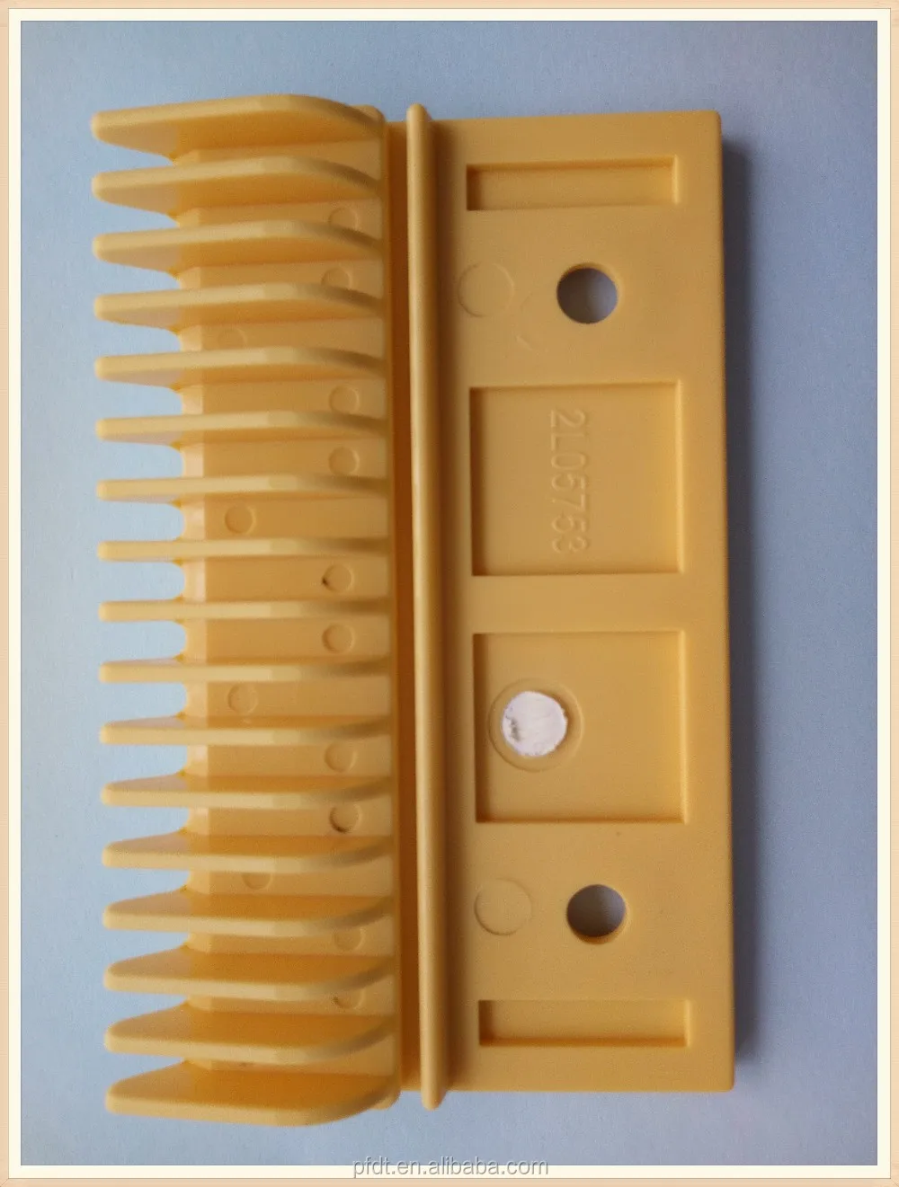 best price yellow for Hitachi 17-teeth comb plate for elevator parts