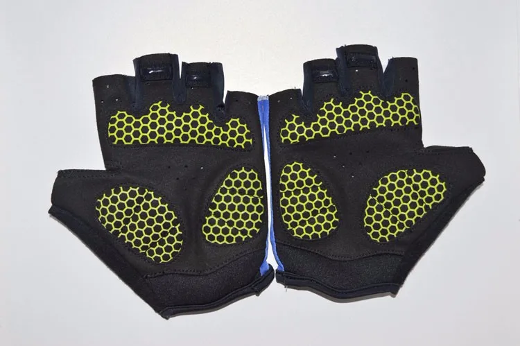 gloves 1 (4).jpg
