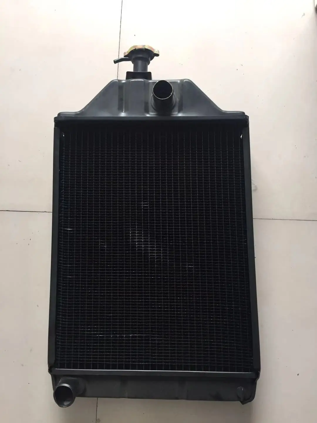 mf 拖拉机散热器.