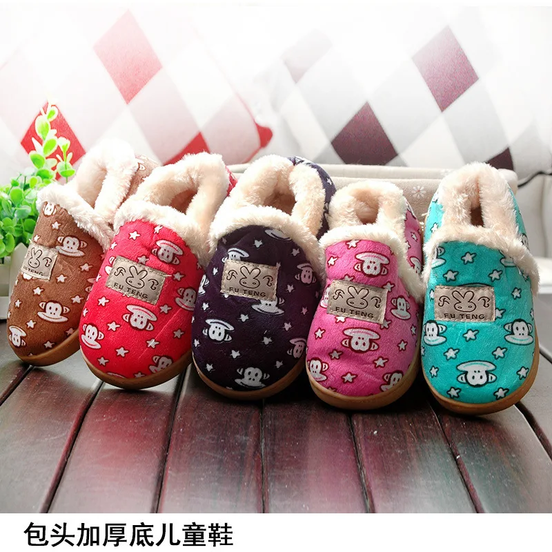 Hot sales Indoor and Outdoor 7 colors options cartoon Children boys girls Winter Slippers Plush Free