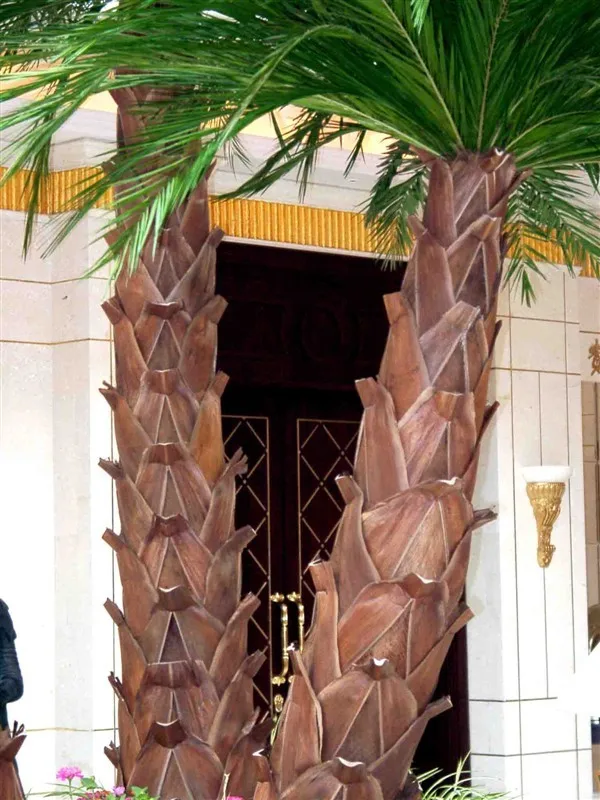 Wholesale Cheap Large High Quality Steel Pine Fake Artificial Palm Tree