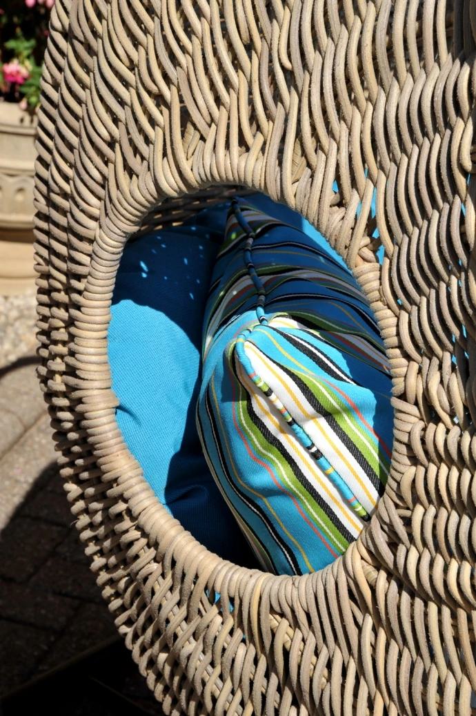 Hot sale wicker outdoor bridnest affordable patio garden balcony swing chair furniture