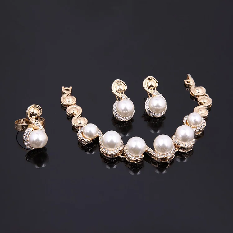 Women New 4 Pcs Fashion Jewelry Sets Luxury Saudi Gold Plated Big Pearl Pendant Dubai Crystal Wedding Gift Bridal Jewelry Set
