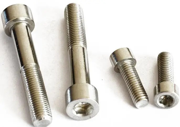 带螺母垫圈方形的埋头头插座钛螺栓
