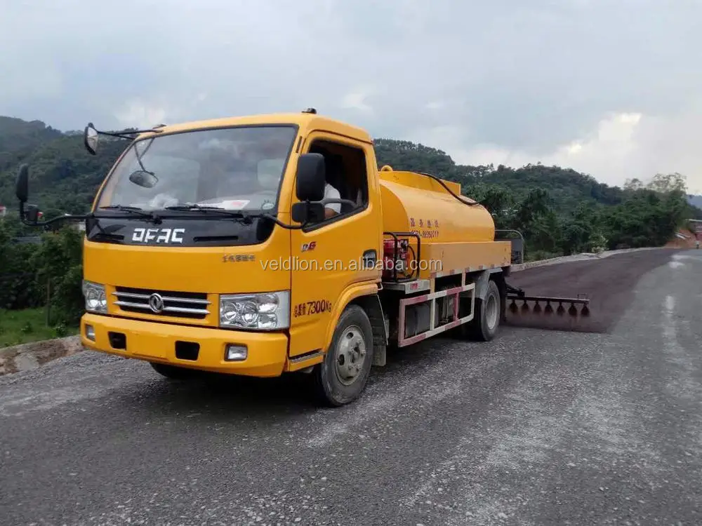 Dongfeng 4cbm Asphalt Spray heated bitumen sprayer distributor tank truck.jpg